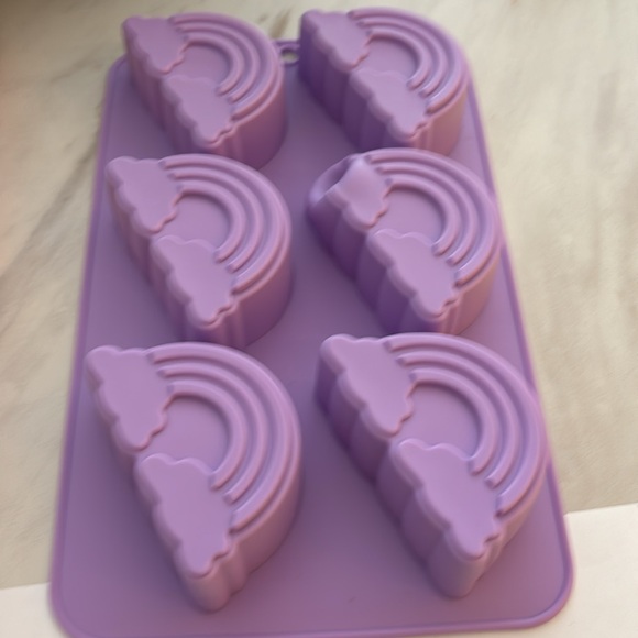 Handstand Kitchen butterfly/rainbow/heart cake mold - Picture 2 of 4